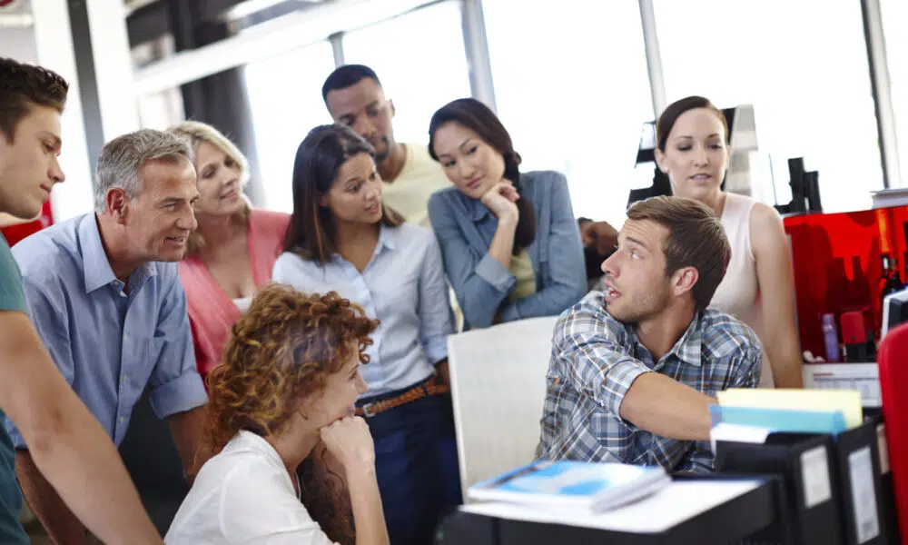 Interaction d'un personnel en entreprise